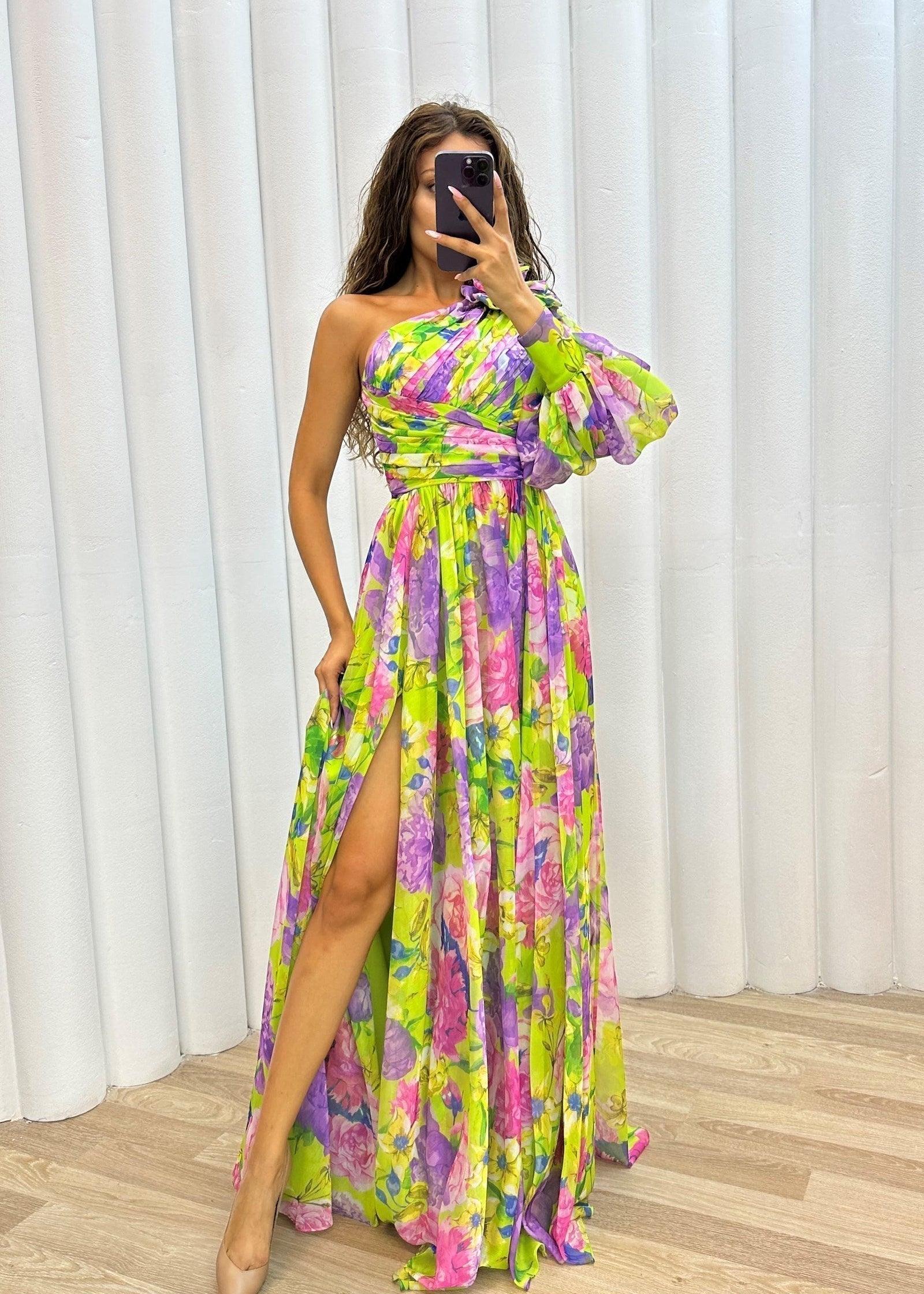 Whitney - Vestido Elegante e Fluido
