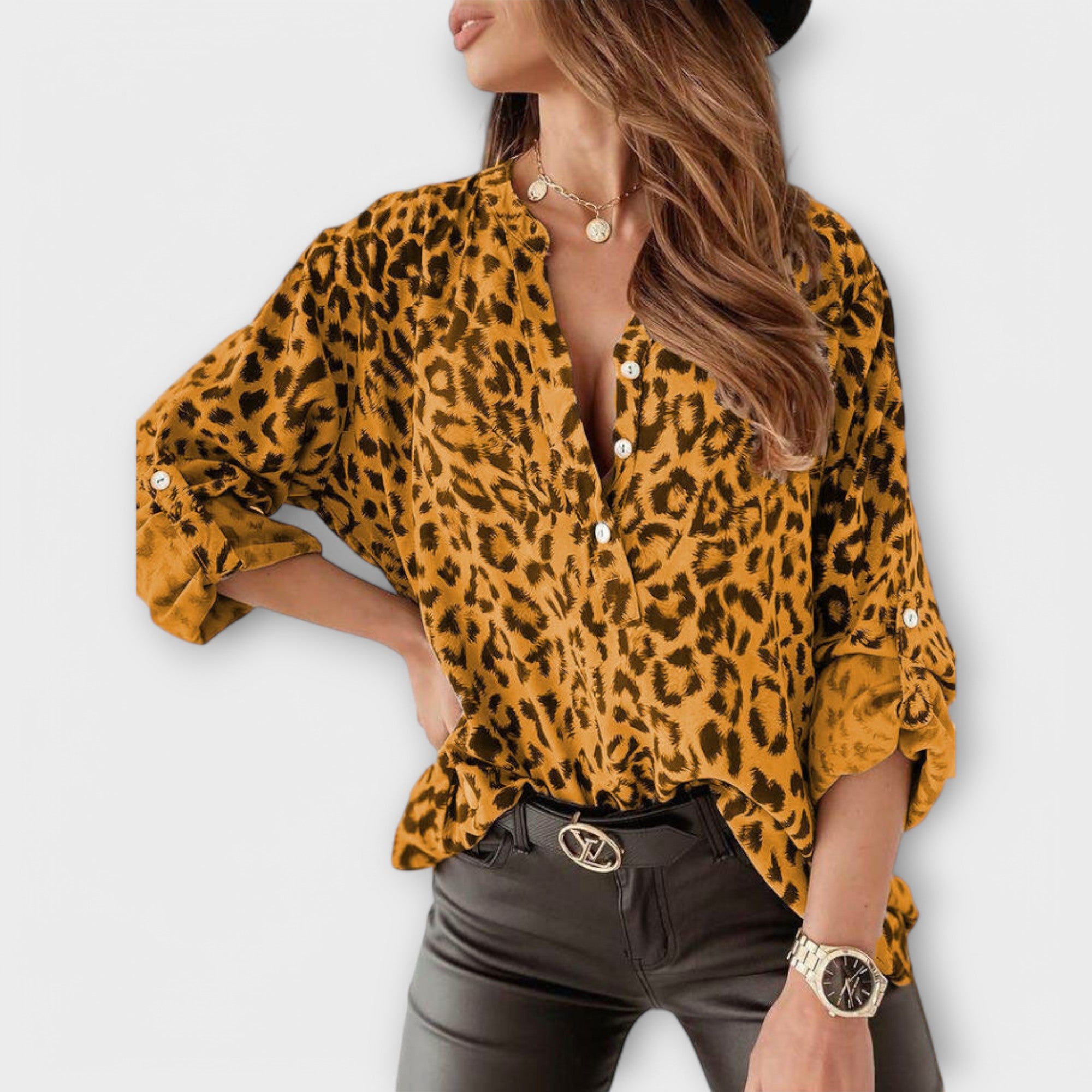 Iara - Blusa moderna estampado leopardo