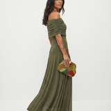 Carla | Vestido maxi elegante e simples