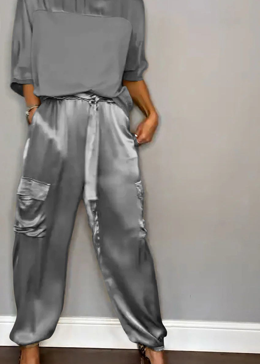 Conjunto de cetim liso com mangas e calças