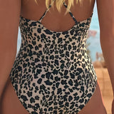 Maiô de banho estampado em patchwork de leopardo com decote em V