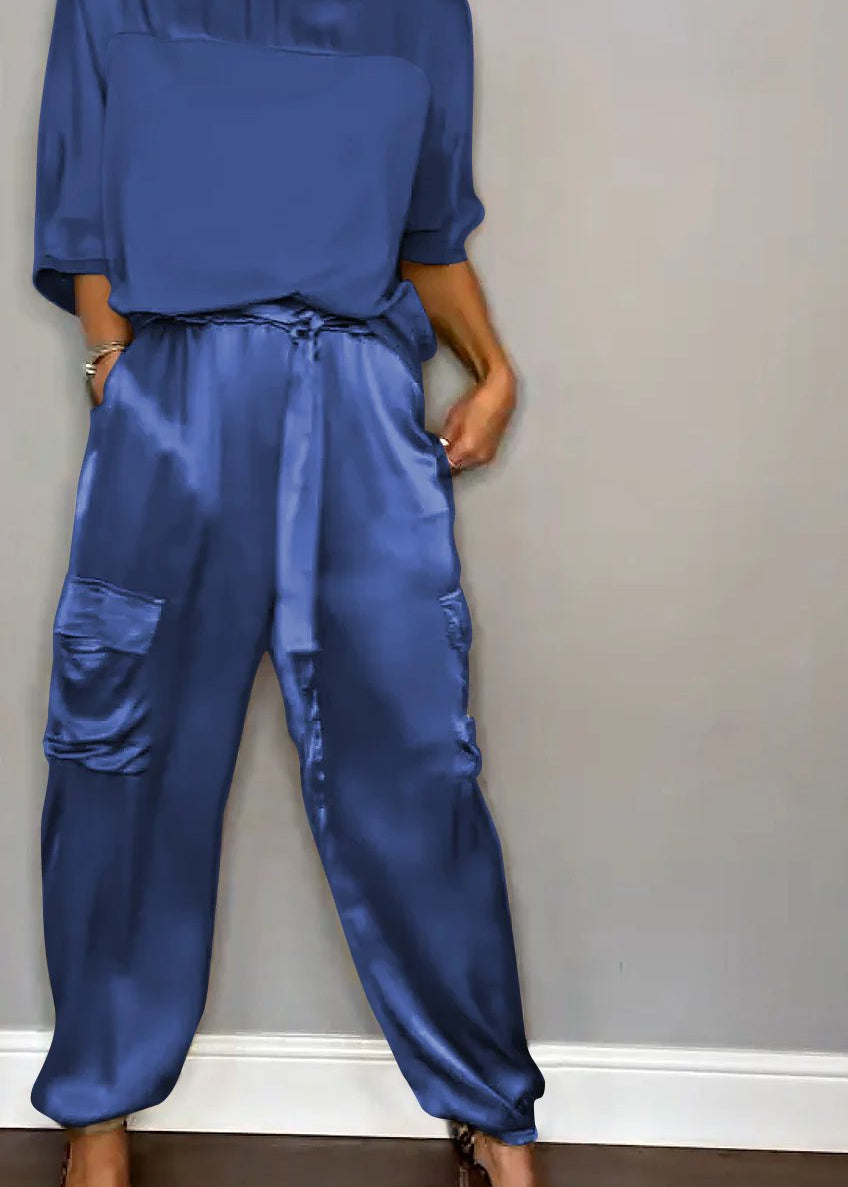 Conjunto de cetim liso com mangas e calças