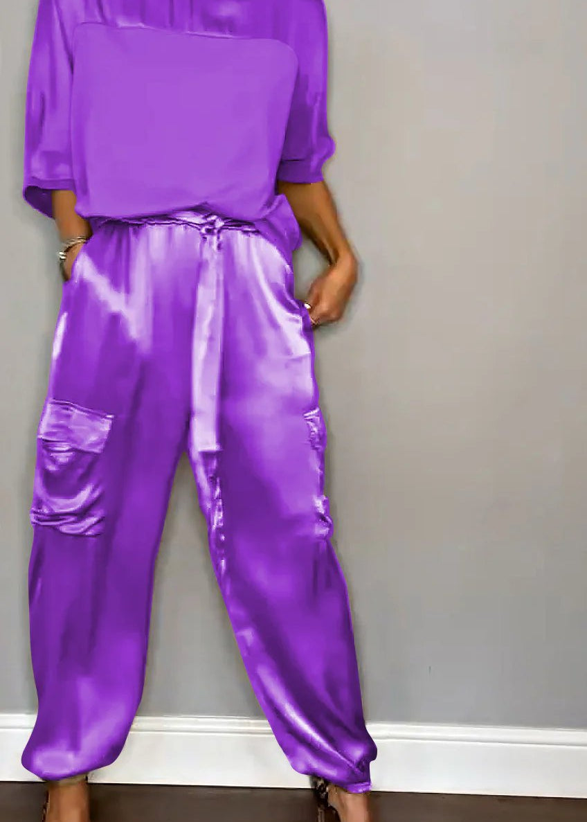 Conjunto de cetim liso com mangas e calças