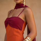 Bianca | Vestido laranja com decote vermelho